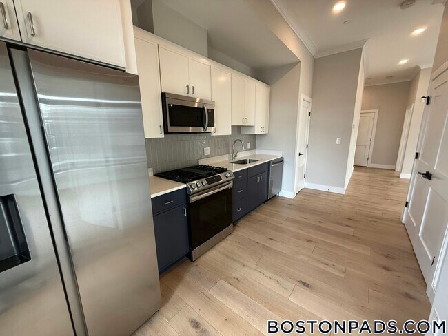 Photo - 157 Everett St Unit 203