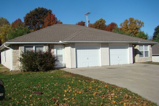 Building Photo - Buckner Duplex with Two Bedrooms and Two Full Baths