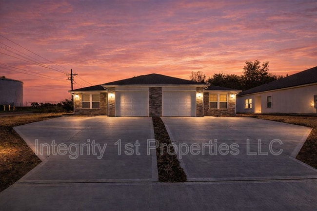 Building Photo - 1510 Coventry Ct