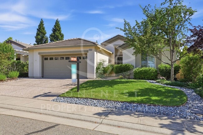 Photo - Refreshed 2-bedroom plus den, 2.5-bathroom in beloved Sun City Lincoln Del Webb community!