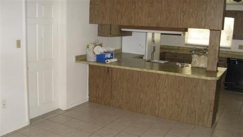 Kitchen - 901-905 S Broadway