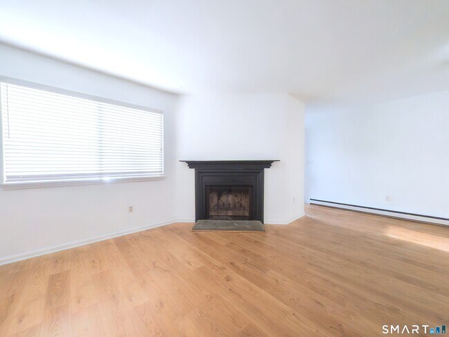 Photo - 8 Rose Ln Unidad 18-13