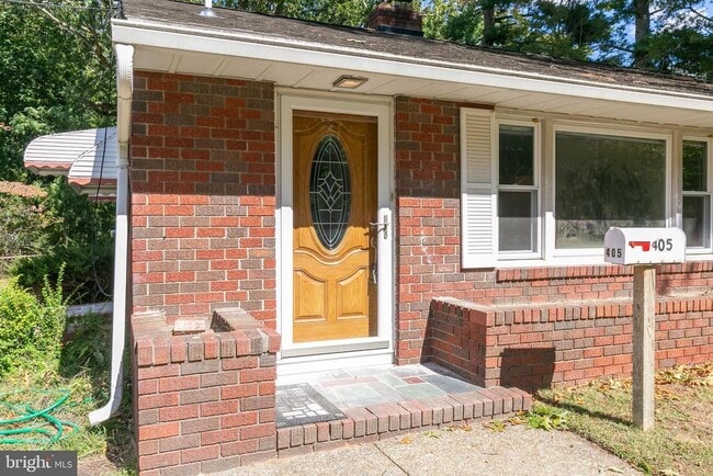 Building Photo - 405 Hamilton Rd