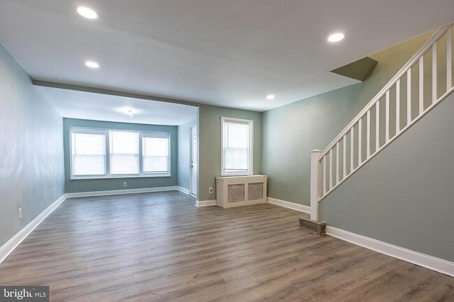 Photo - 6519 Dorel St