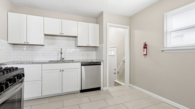 Photo - 1072 Mill St