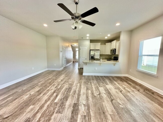 Photo - 89 Crossing Ln