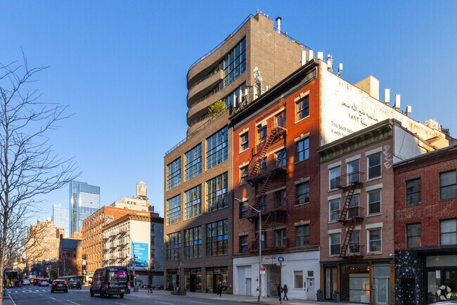 Photo - 456 W 19th St