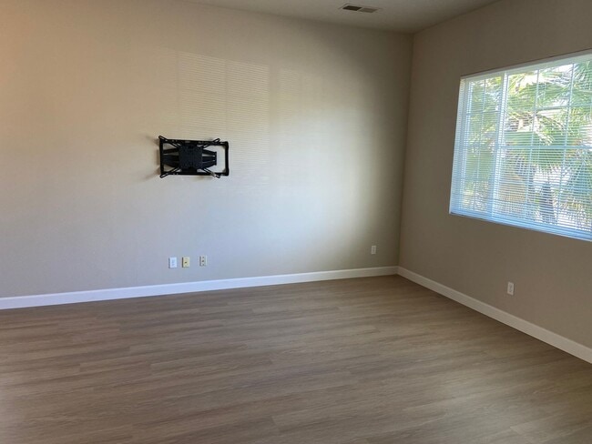 Photo - Willow Springs - Cozy 3 Bdrm, 2 Bath on culdesac. Walking distance to Folsom HS