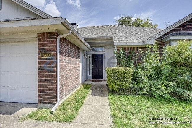 Photo - 1206 Hyde Park Dr