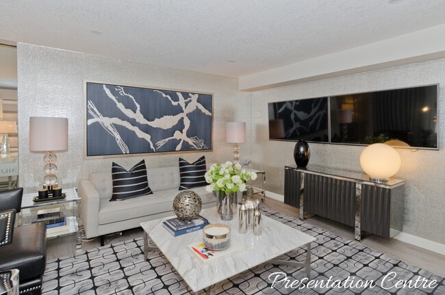 Photo - Centre Pointe West