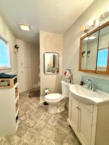 Photo - 200 W 5th Ave