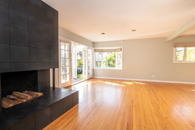 Photo - Charming 3 Bed/2 Bath Home in Bird Rock/ La Jolla- 1 Block from the Ocean!