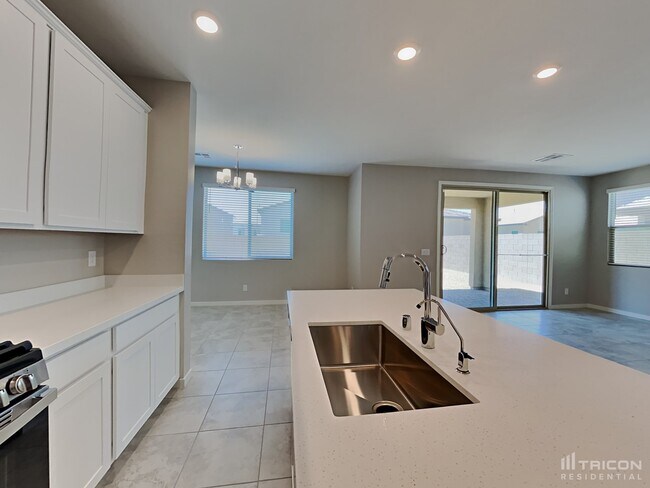 Photo - 2831 Lindsey Spgs St