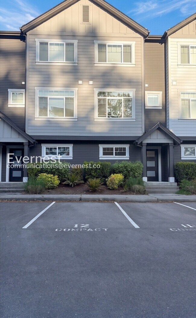 Building Photo - 2-Bed/3-Bath/Available Now!