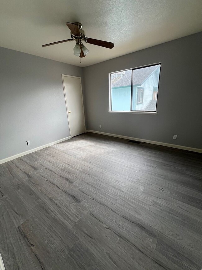 Photo - Keddie St Unit 183