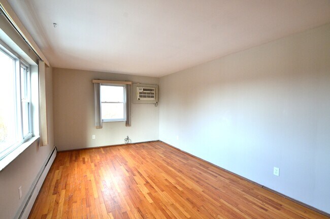 Photo - 4216 Settle St Unit 2