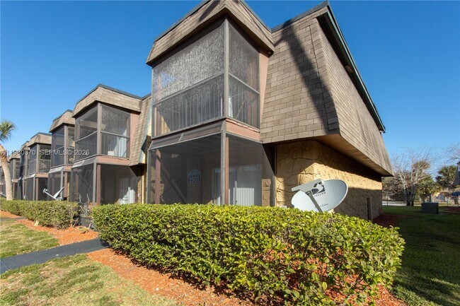 Building Photo - 1863 S Semoran Blvd Unit C