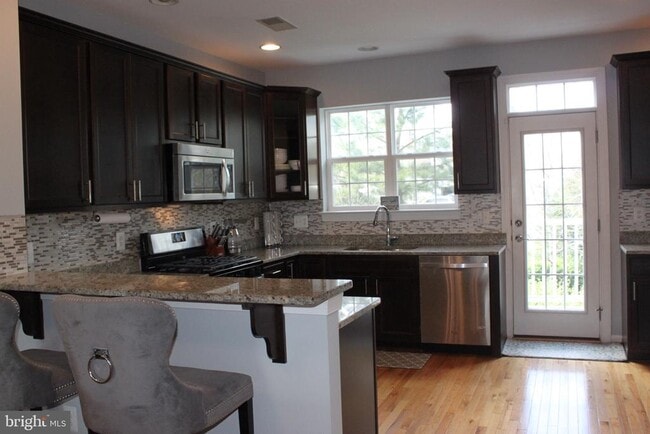 Photo - 7452 Riding Meadow Way