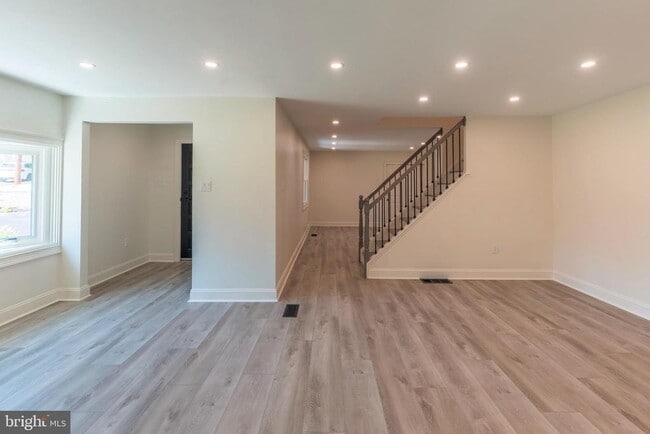 Photo - 248 Penncrest Dr