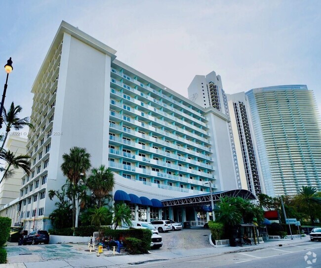 Building Photo - 19201 Collins Ave Unit 449 Rental