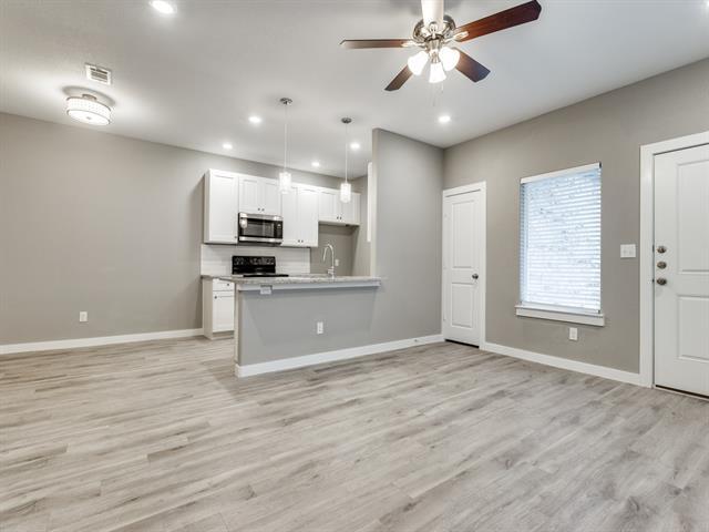 Photo - 3207 Karen St