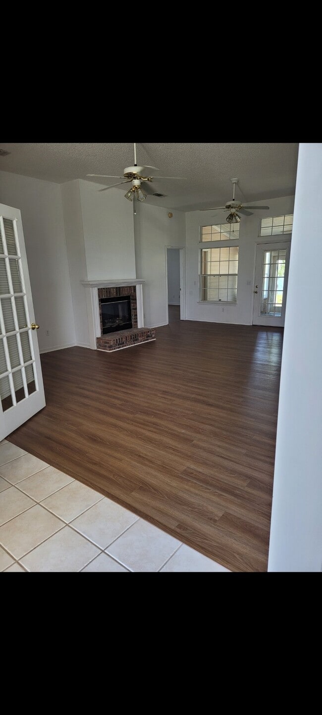 Photo - 12331 Country Club Dr