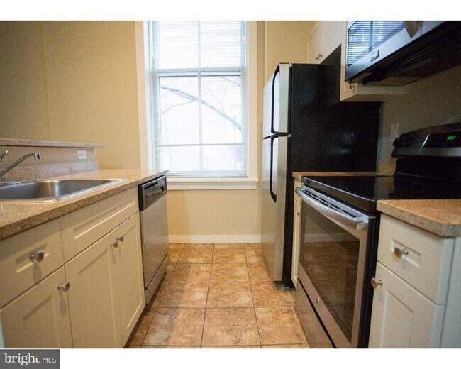 Photo - 1100 Spruce St Unit 1R