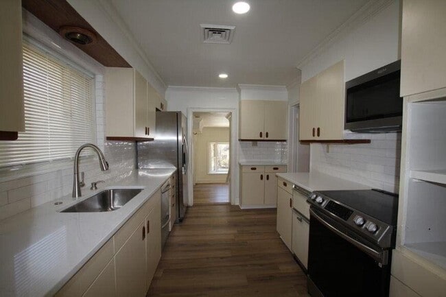 Photo - 4104 N Ivy Rd NE