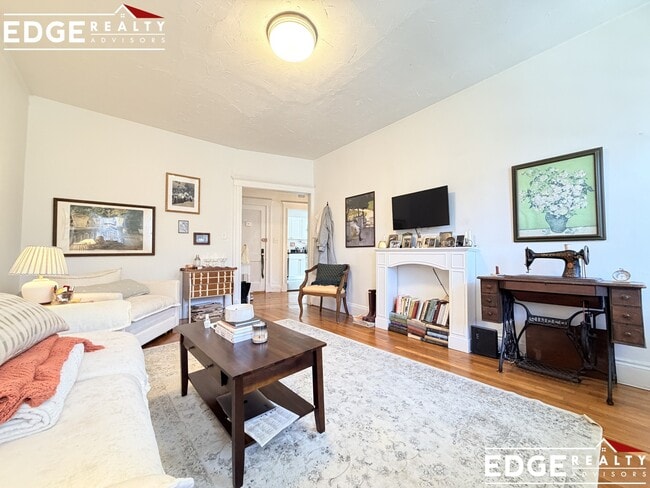 Photo - 239 Kelton St Unit 7