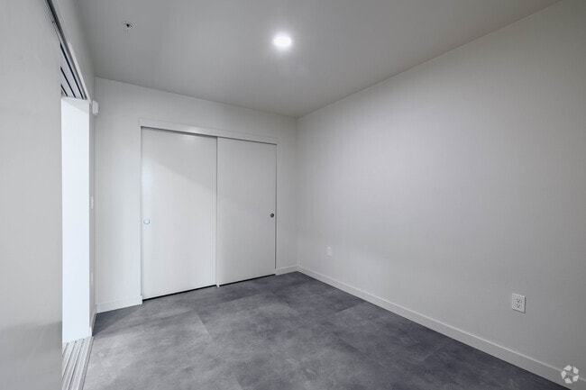 1BR, 1BA - 654SF - Bedroom