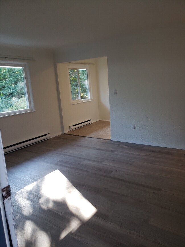 Photo - 646 Admirals Rd