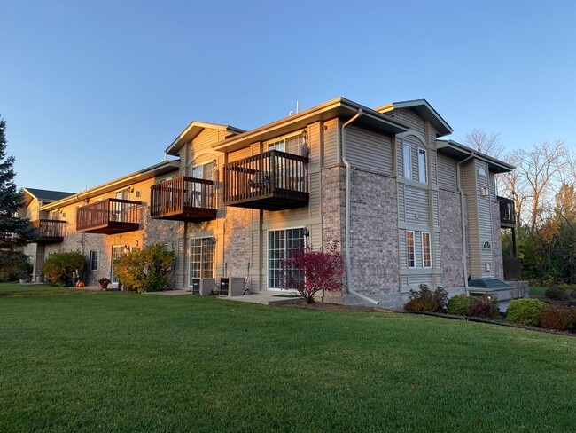 Building Photo - 12665 Beloit Rd Unit 12645-110