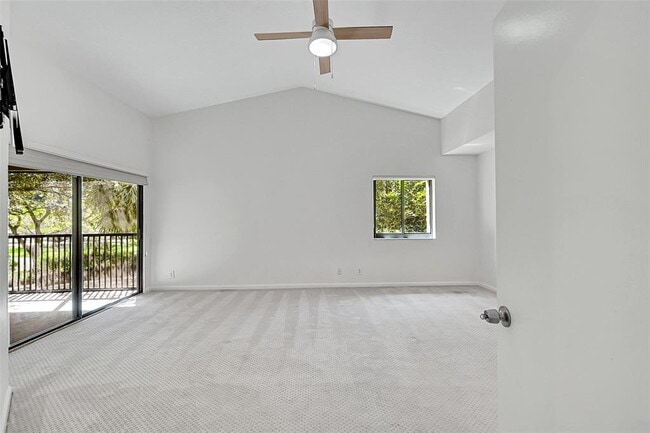 Photo - 1002 NW 105th Way