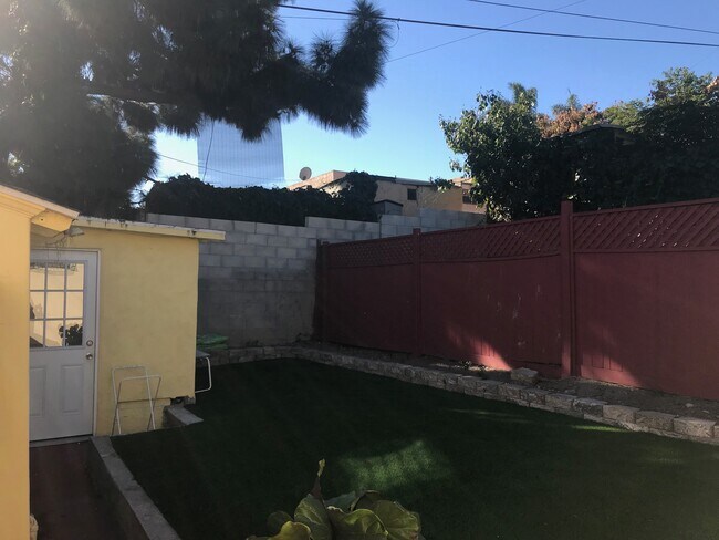 Photo - 2751 Broadway