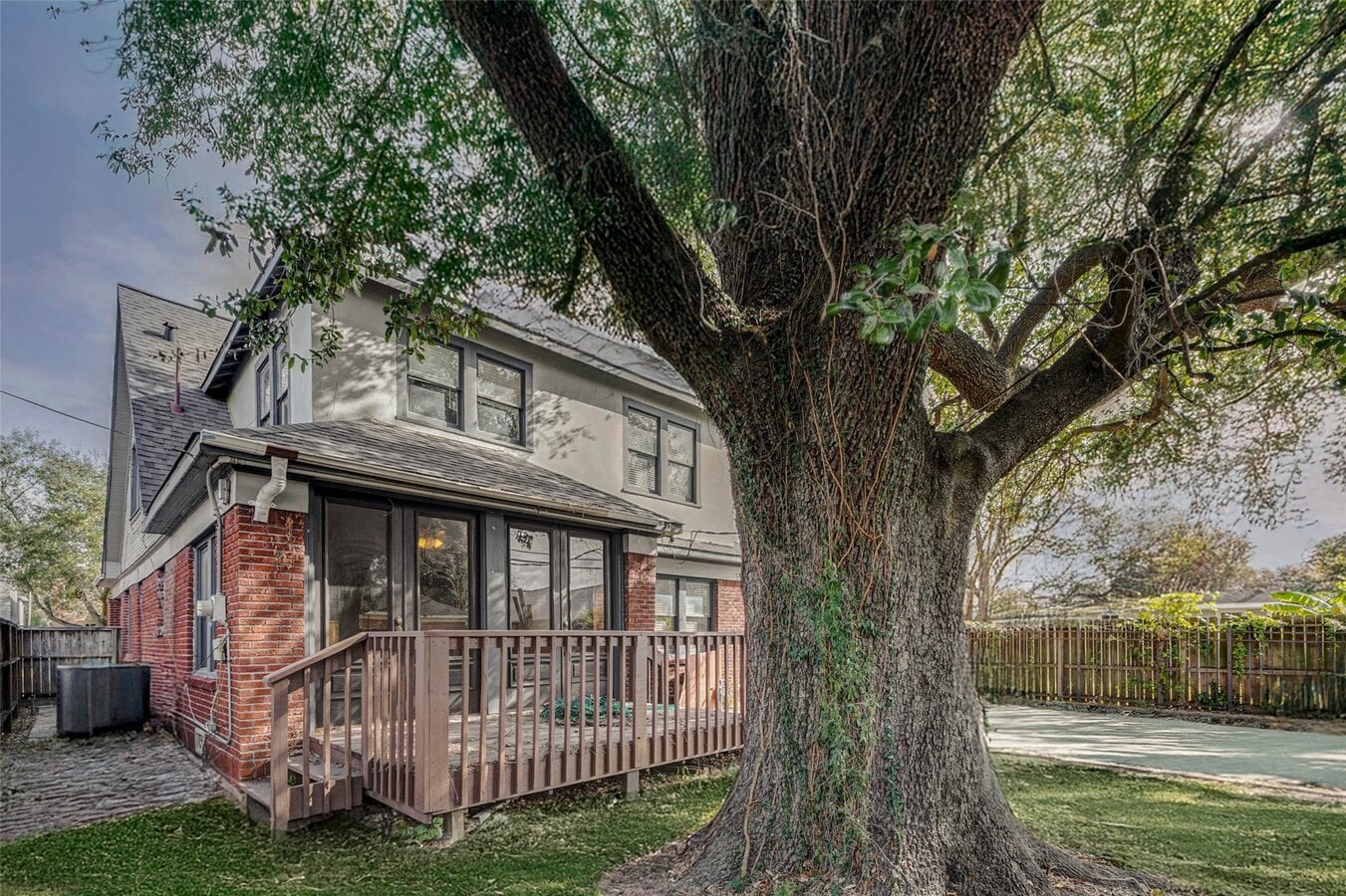 Photo - 2410 Cleburne St