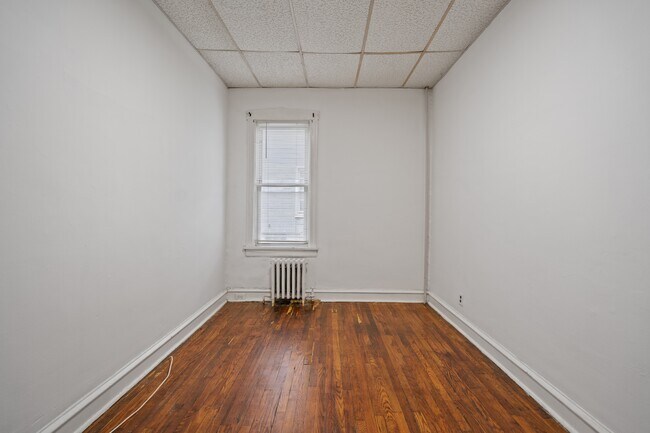 156 Chestnut Ave Unit 1F