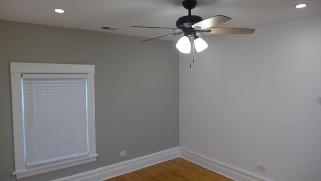 Photo - 136 Elgin Ave Unit 2N