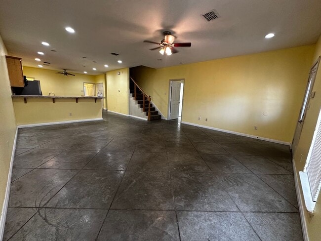 Photo - 900 Oakwood Ave