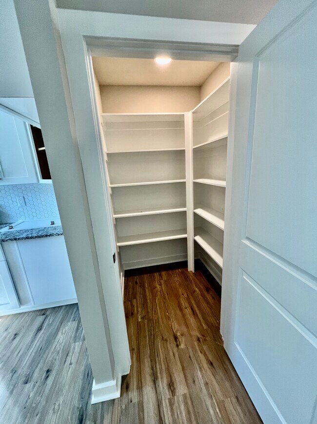 Despensa abierta - 1211 N Guthrie Ave