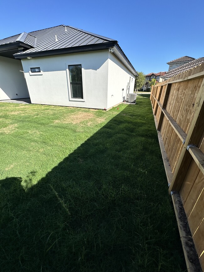 Photo - 124 Sea Grape Ln