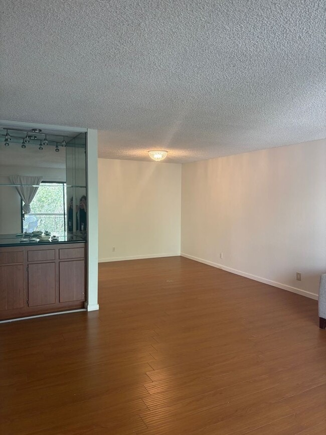 Photo - Spacious Upgraded Condo in The Keys – Waln... Unit 303