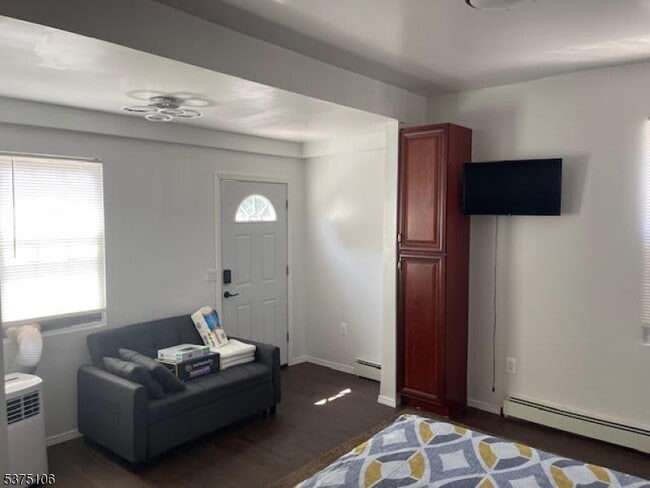 Photo - 2420 E Edgar Rd