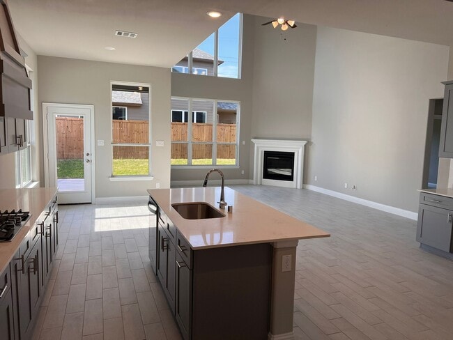 Kitchen - 500 Hoot Owl Hl