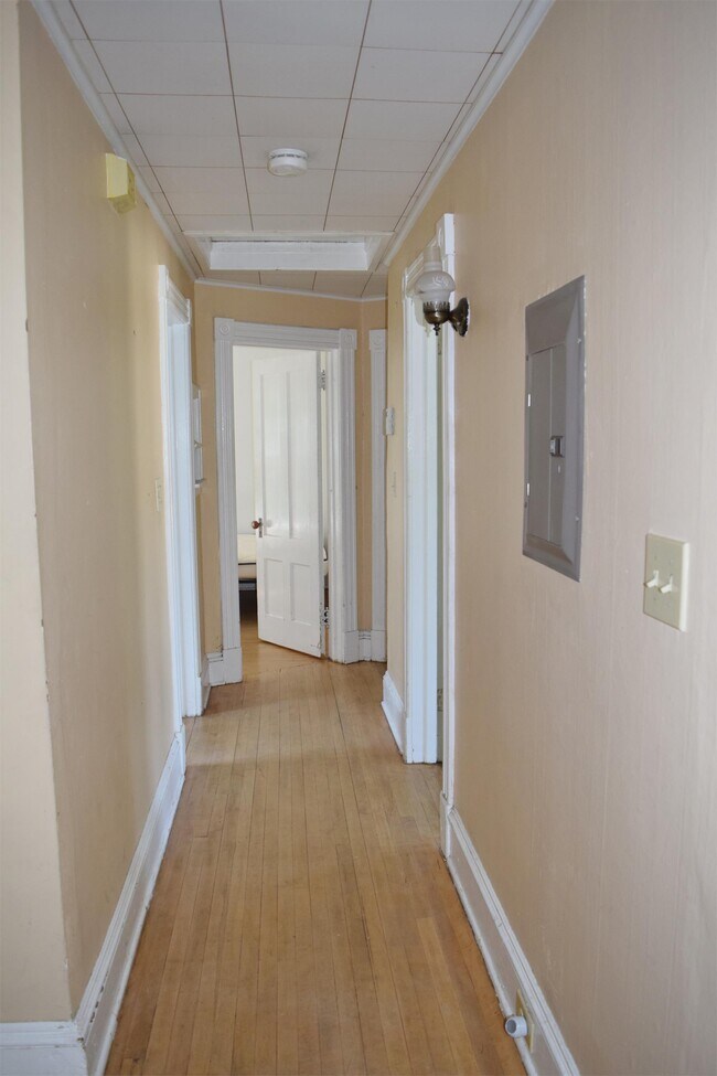 85-85 Hungerford Terrace Unit 2