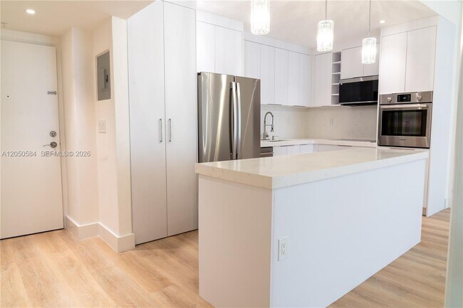 Photo - 19390 Collins Ave Unidad PH-24