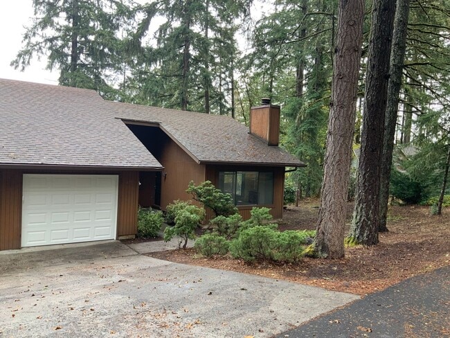 422 Brookside Dr