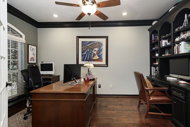 Photo - 31 Bluff Creek Pl