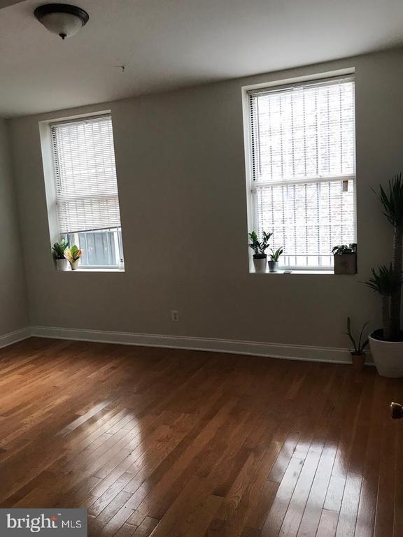 Photo - 906 Arch St Unit THIR FLOOR