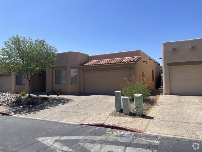 Building Photo - 1589 E Painted Colt Loop Rental