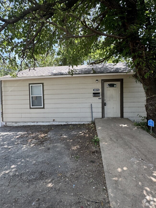 Building Photo - Newly updated 3 Bedrooms 1 Bath duplex Rental